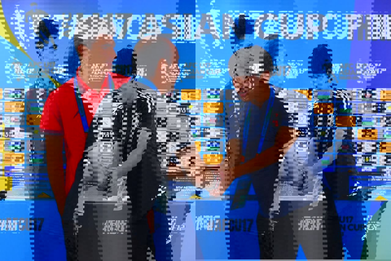 1892228
