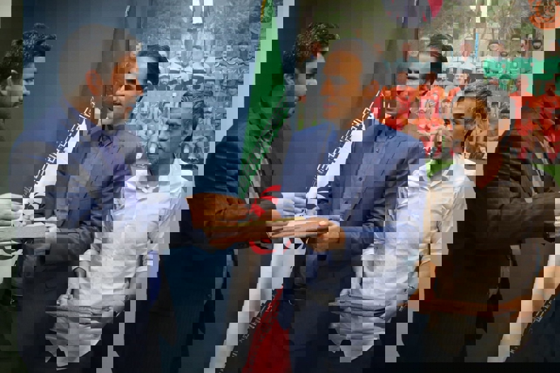 1892312