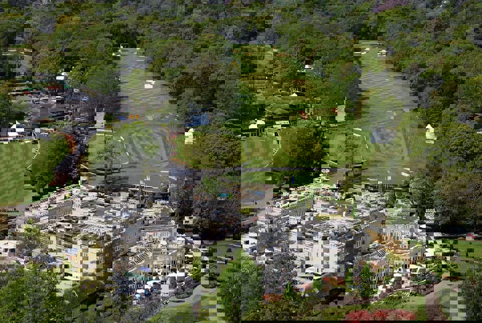 1892309