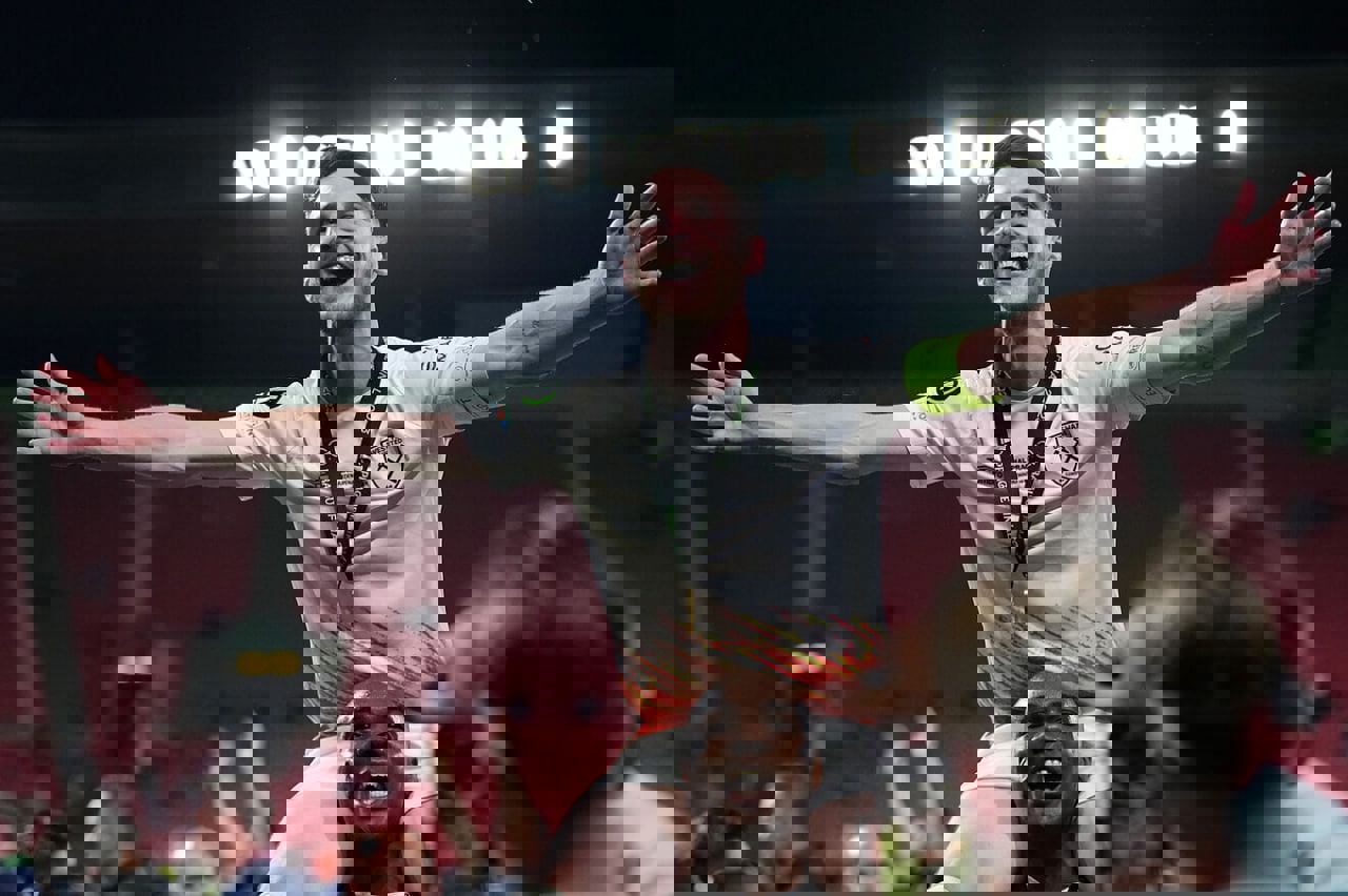 1892391