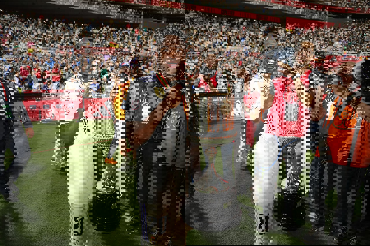 1892403