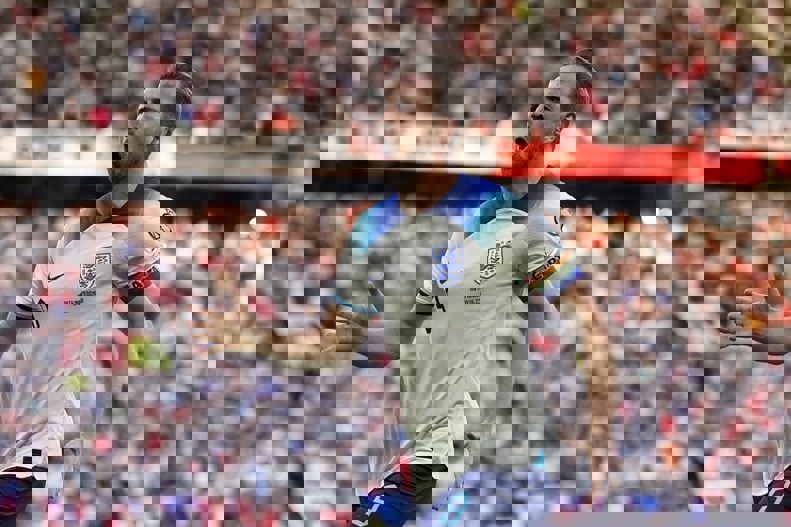 1892387