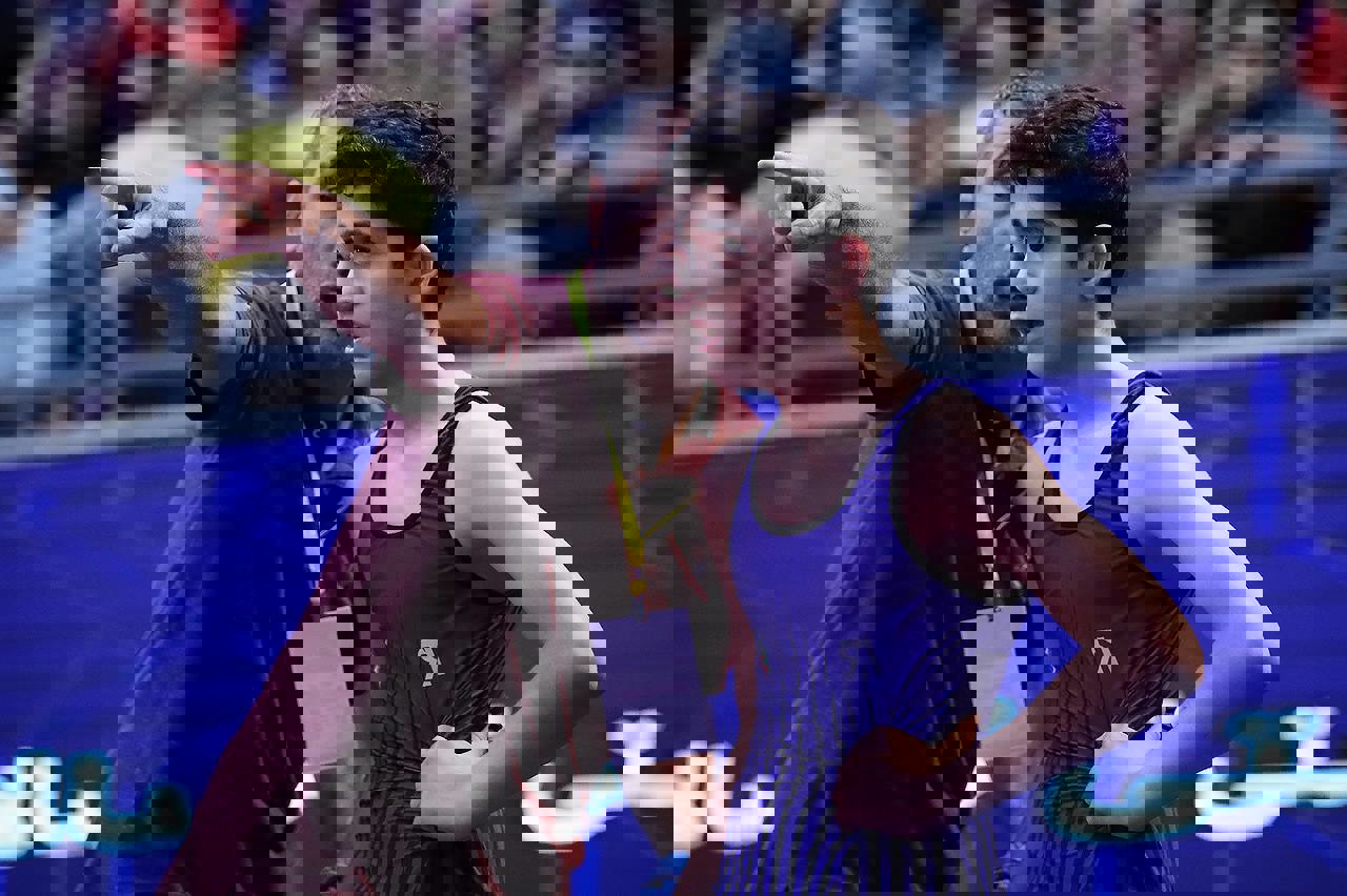 1892784