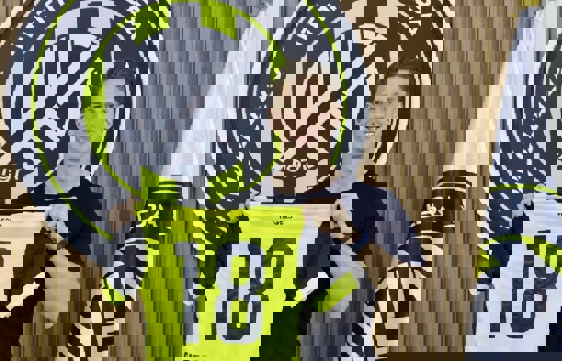 1893601