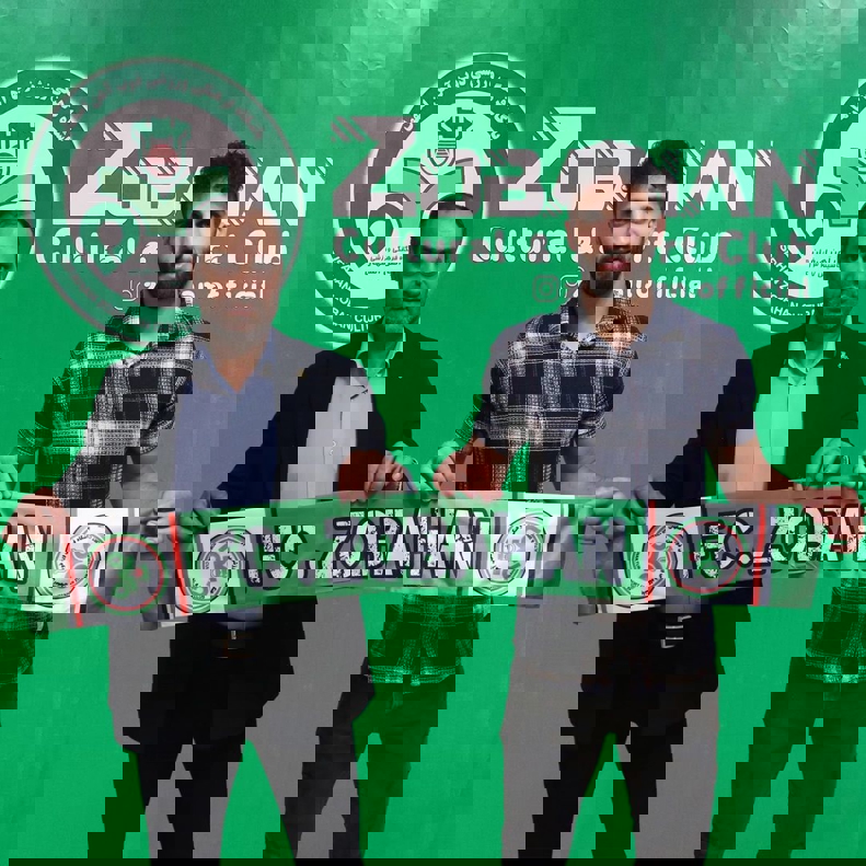 1893371