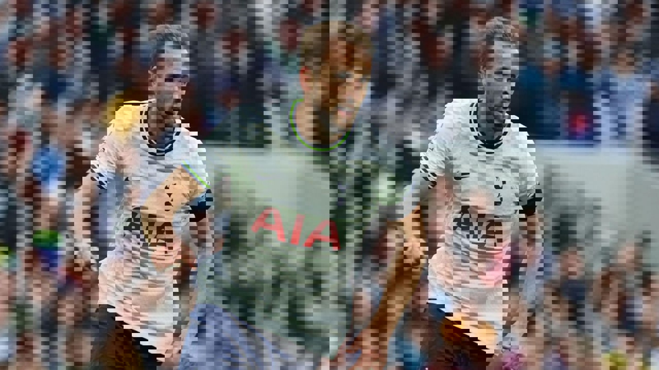 1893391