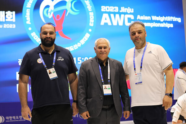 انوشیروانی: کیانوش از فشار استفاده می‌کند