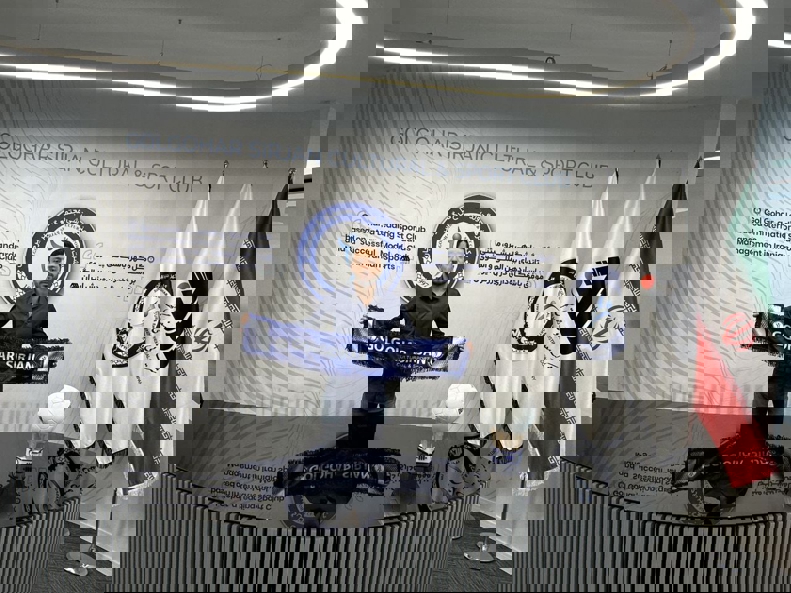 1893759
