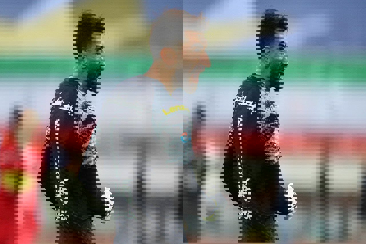 1893845
