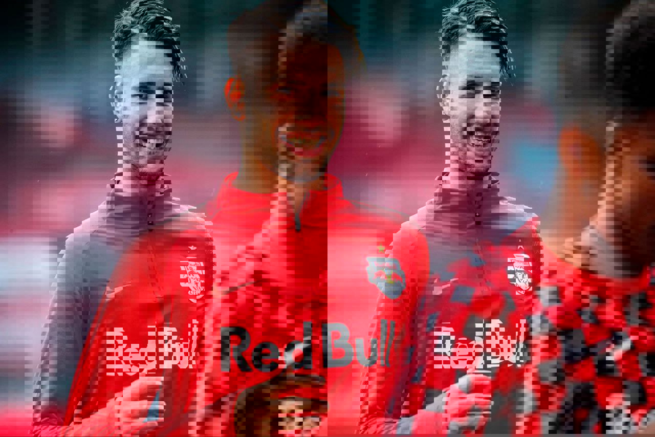 1894029