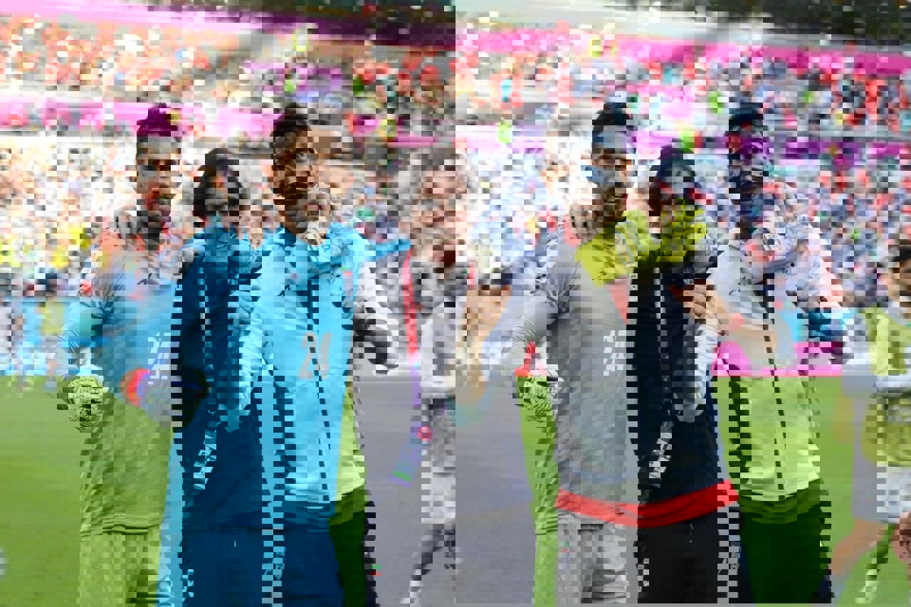 1894016
