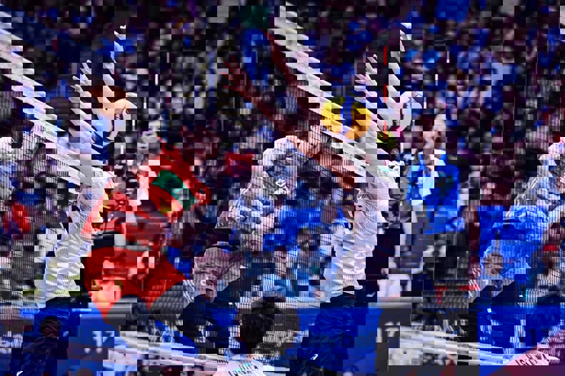1894224