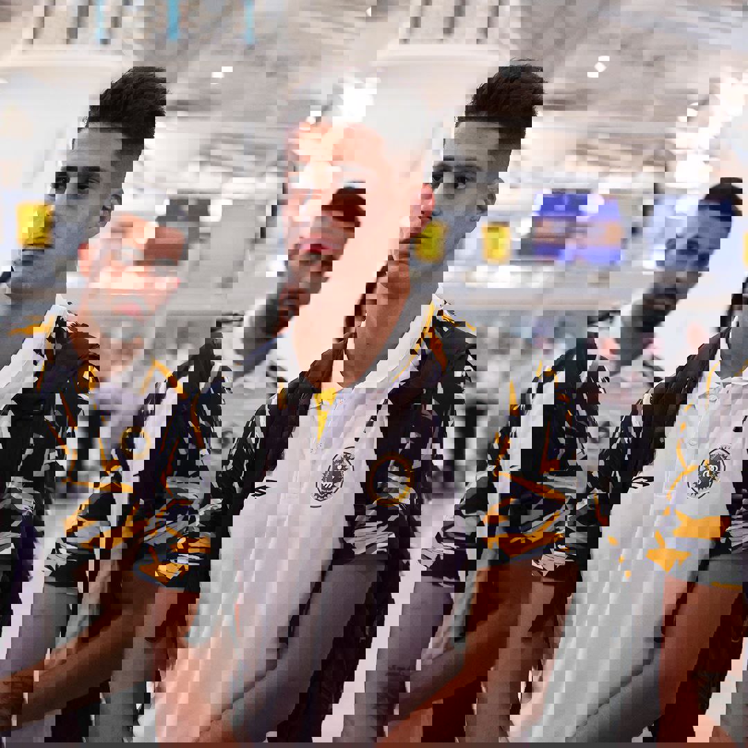 1894282