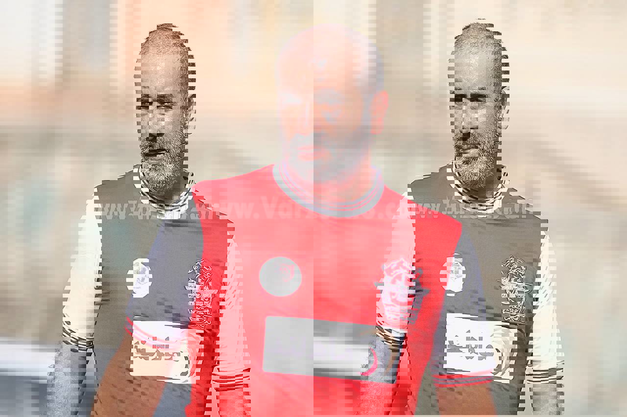 1894428