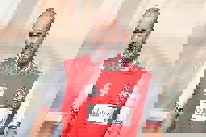 1894428
