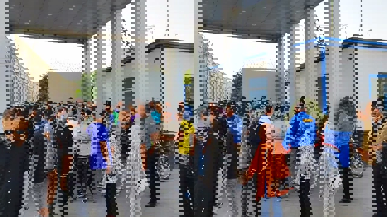 1895079