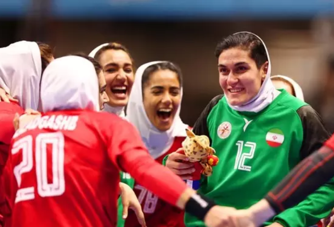 شانس بزرگى كه از دختران هندباليست گرفته شد