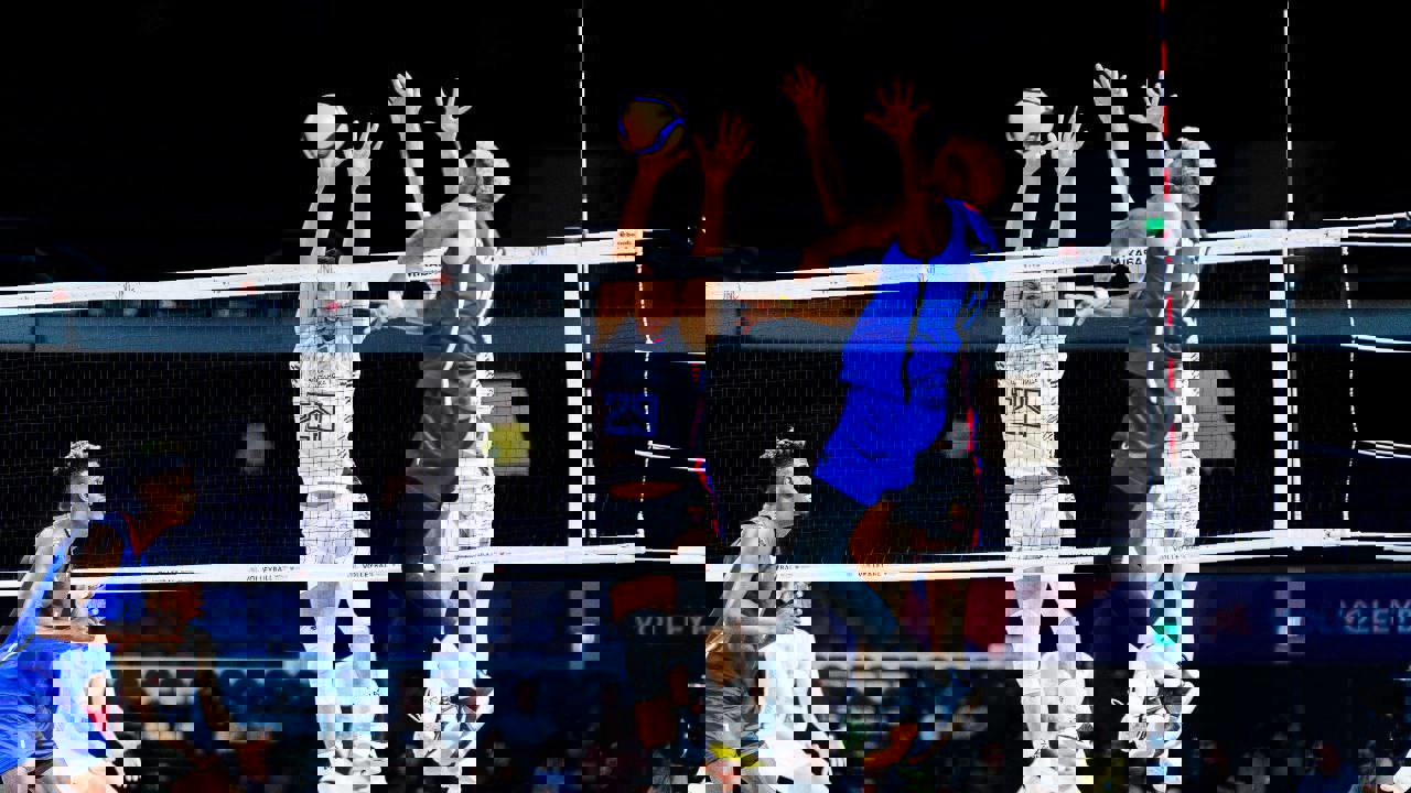 1895225
