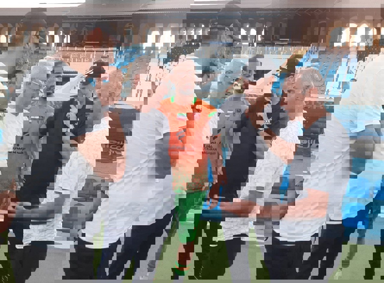 1895420