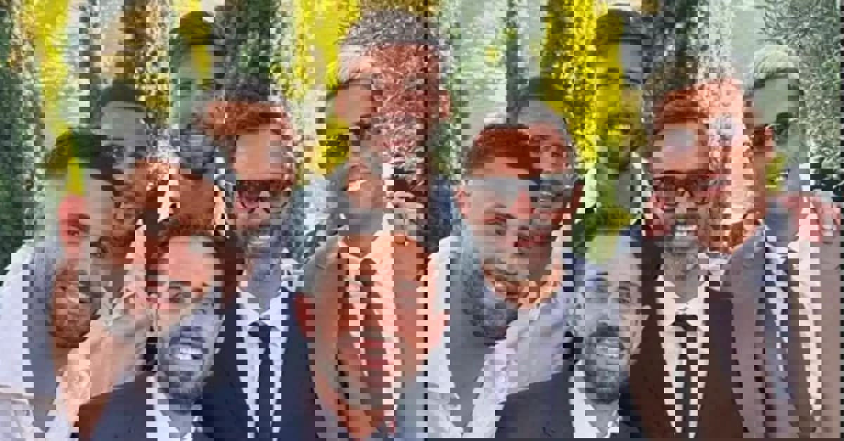 1895651