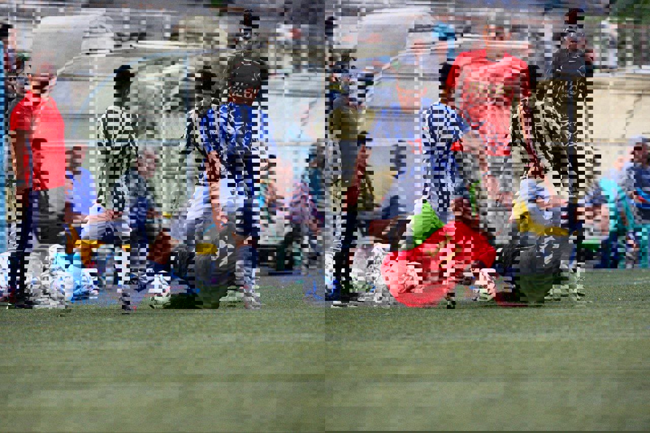 1895889