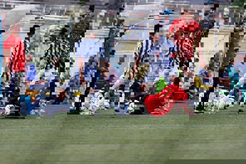 1895889