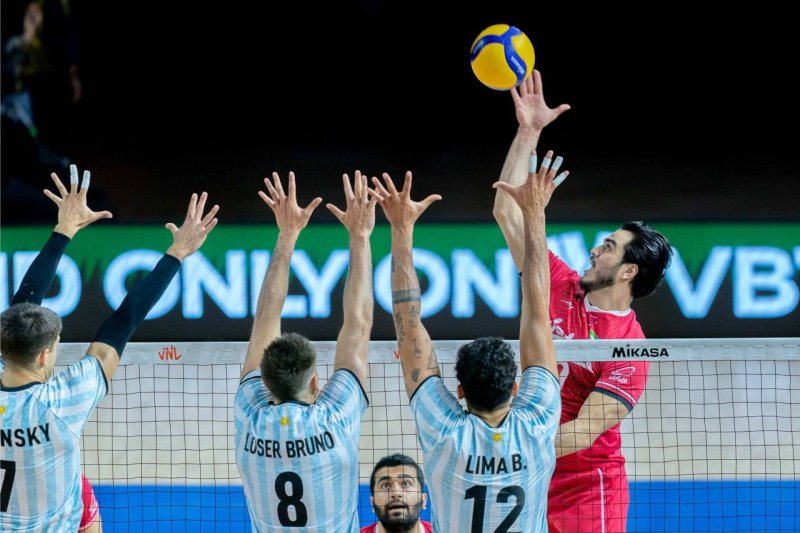 لژیونر والیبال ایران در تیم جدیدش آفتابی شد (عکس)