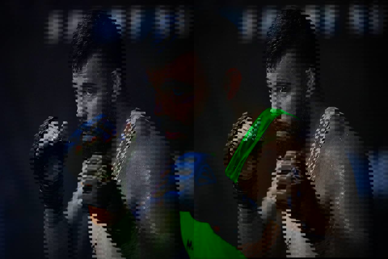 1896049