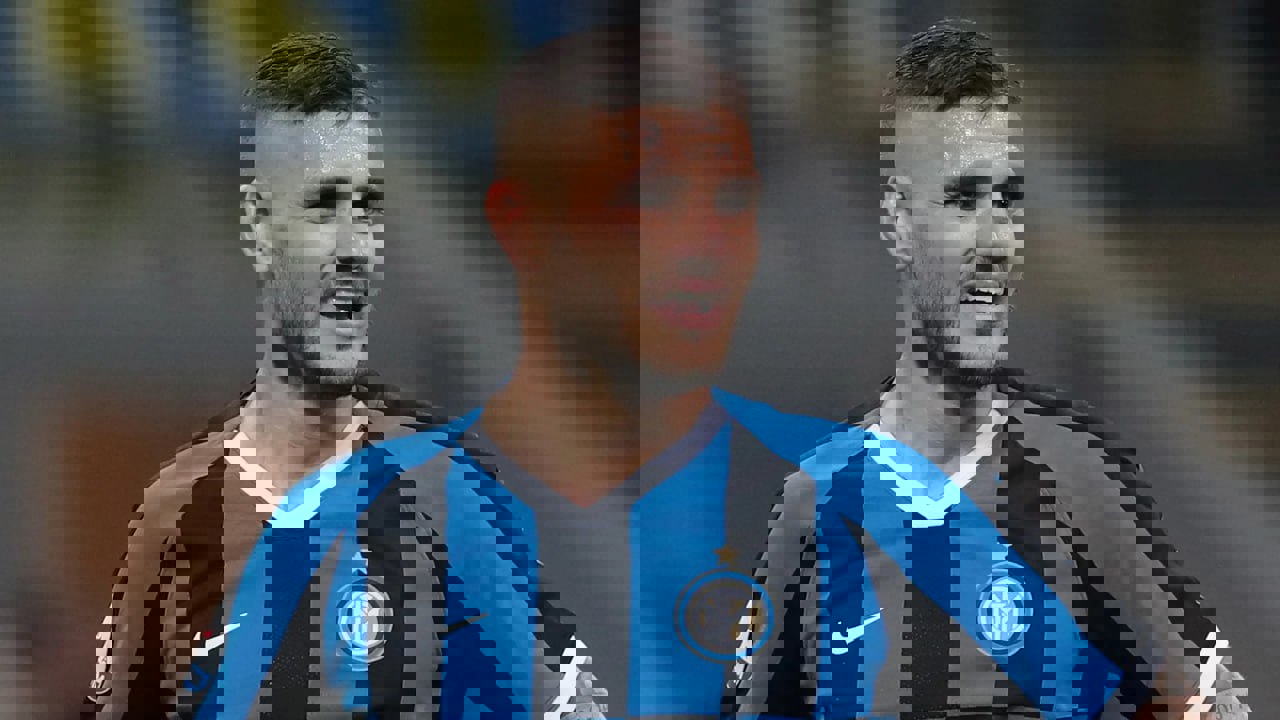 1896457