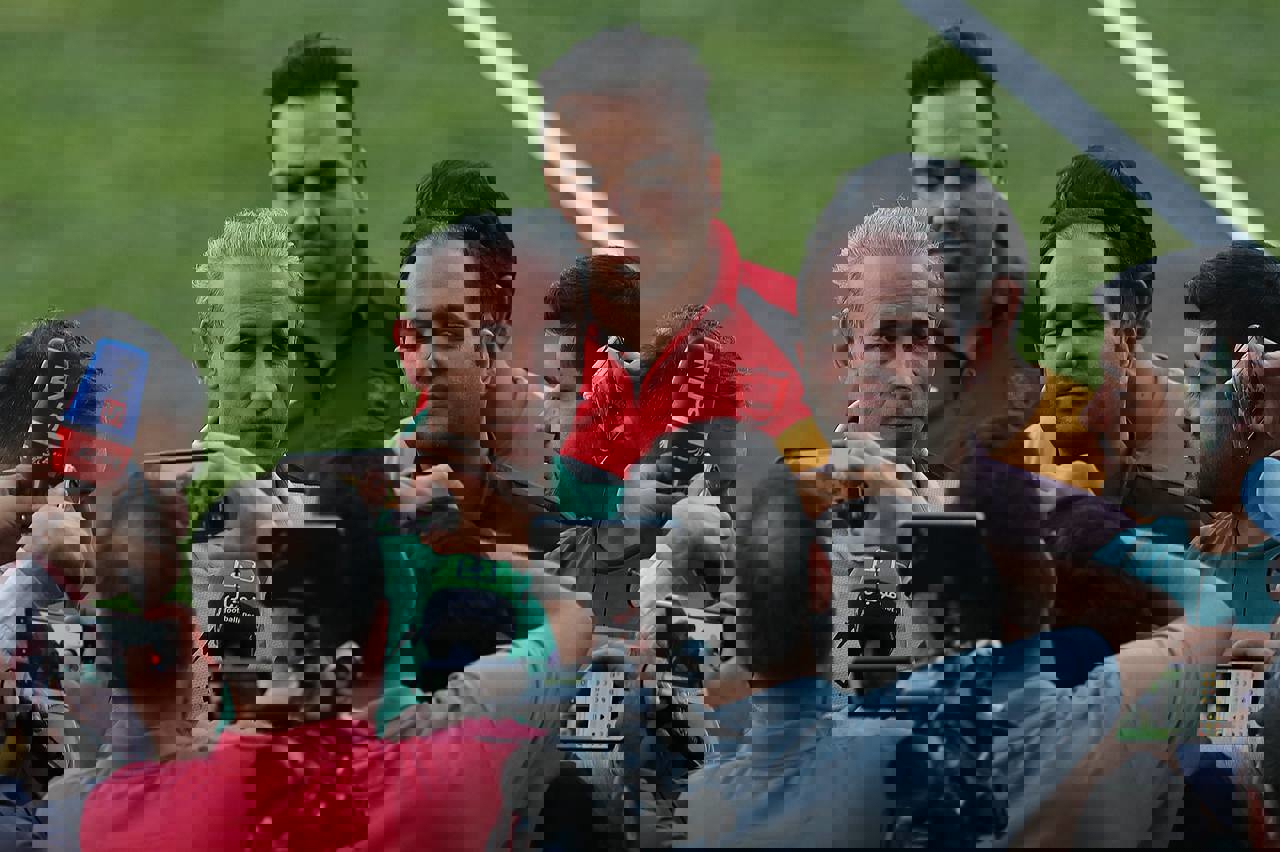 1896615