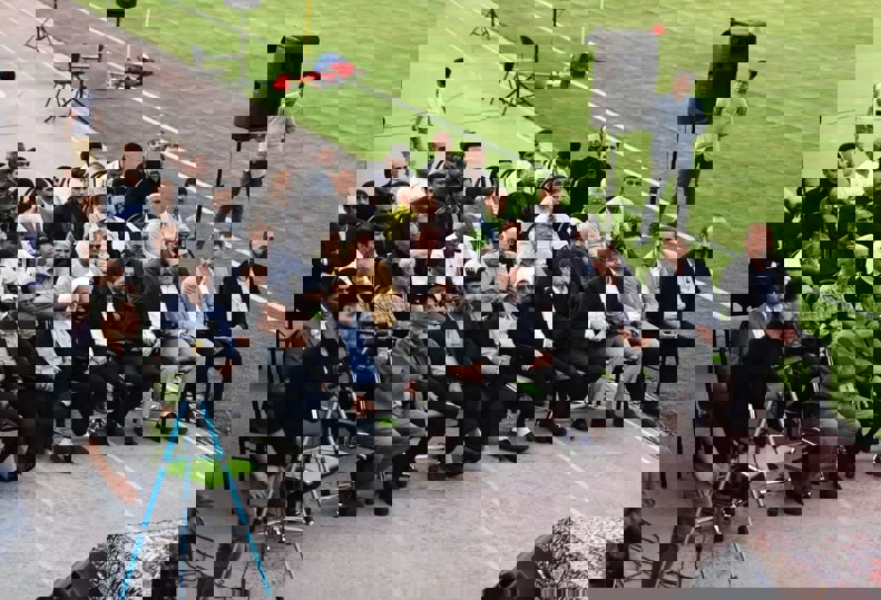 1896779