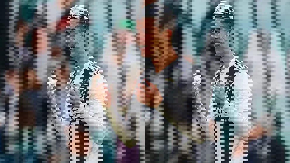 1896761