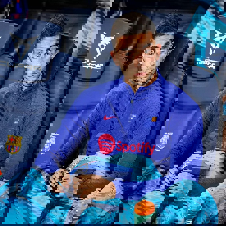 1896830