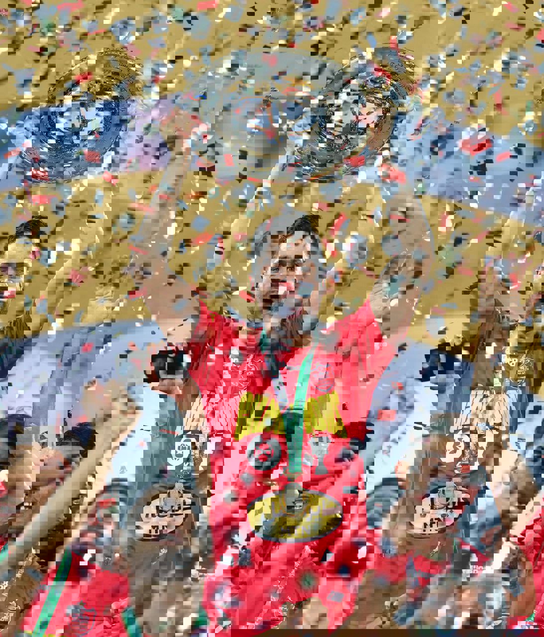 1896931