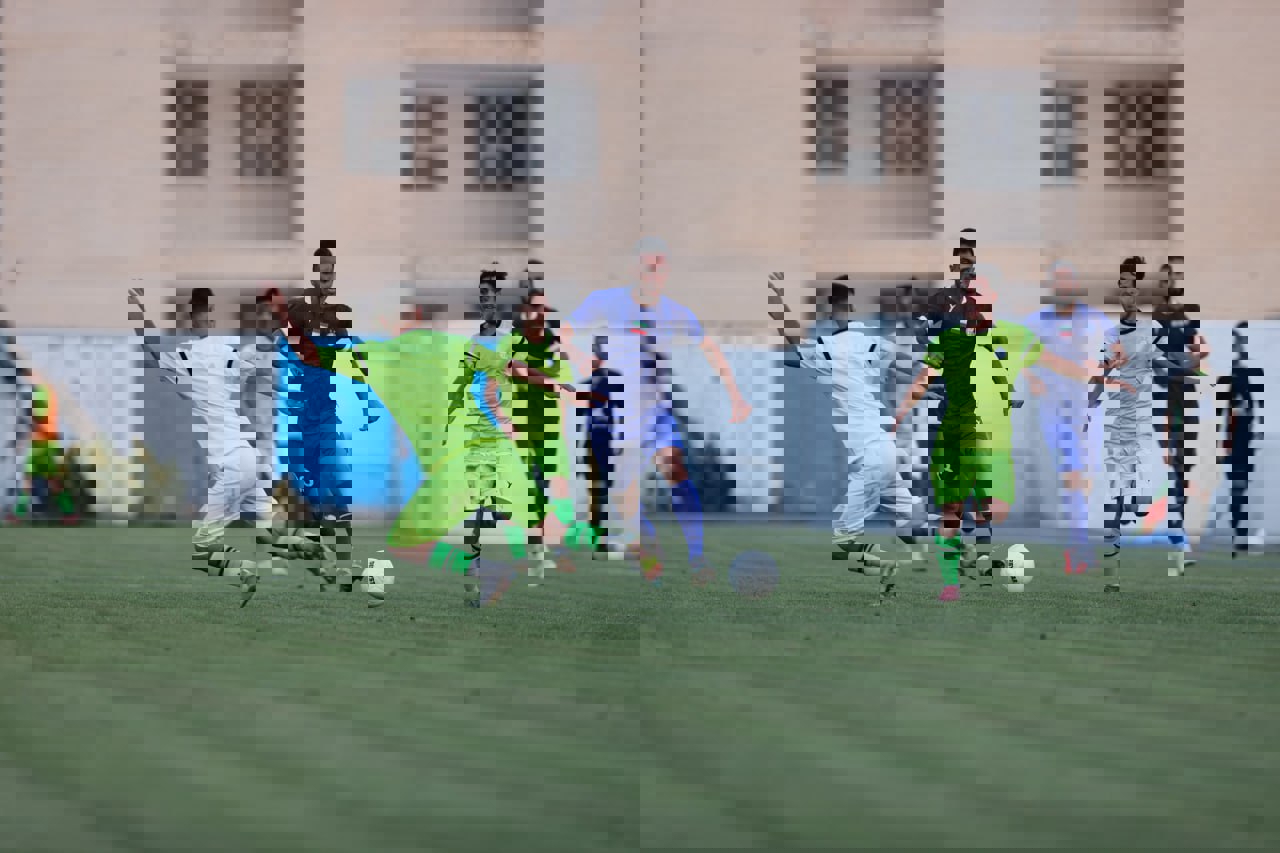 1897096