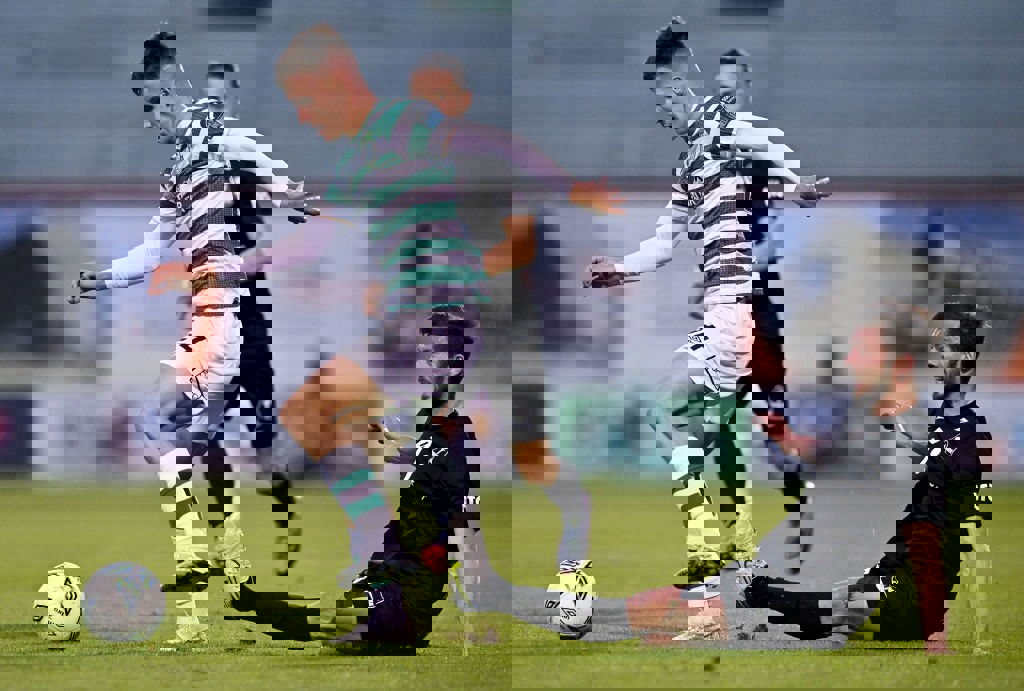 1897205