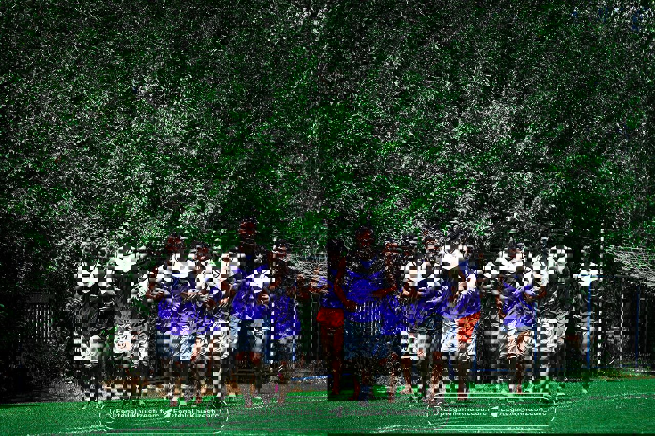 1897223