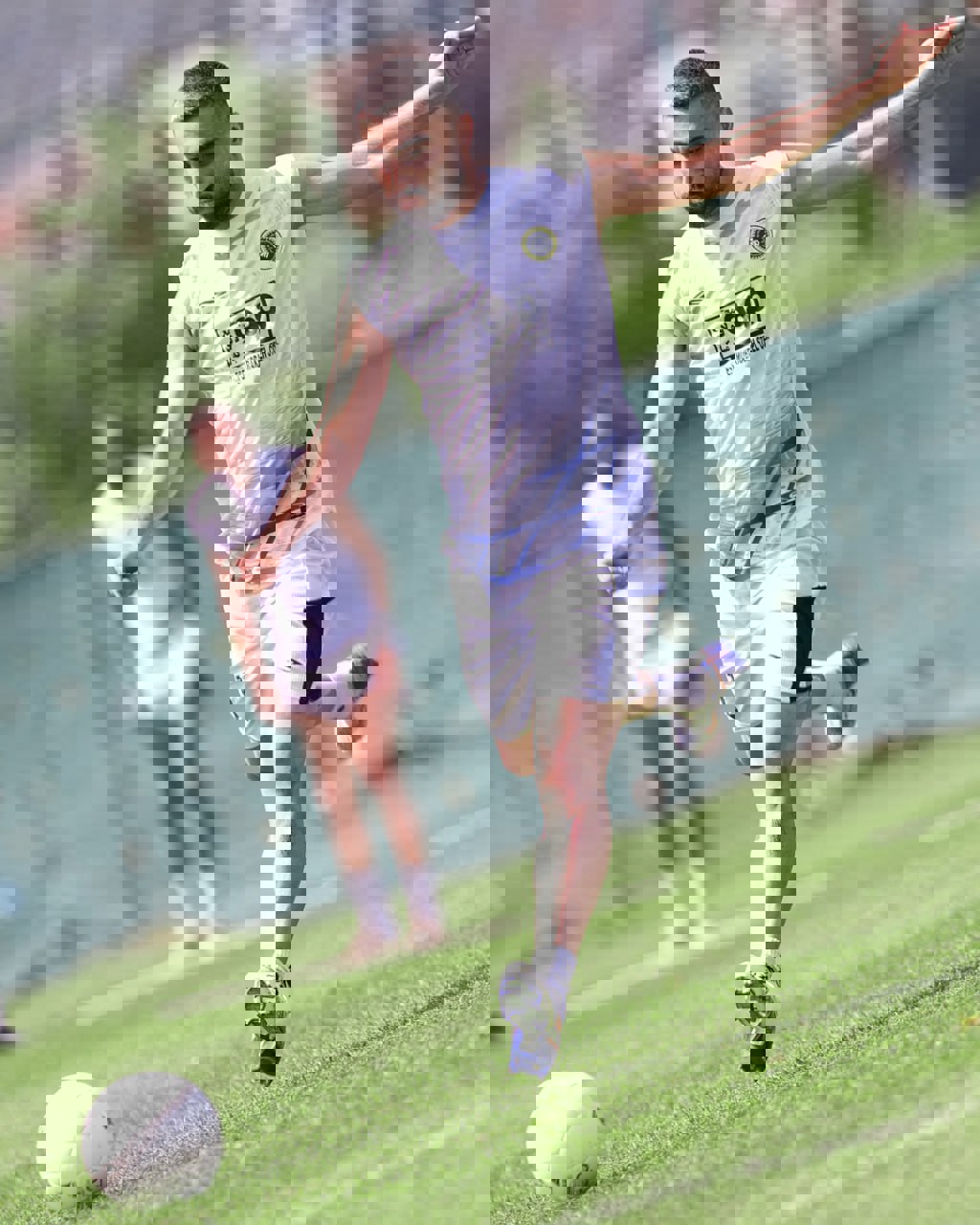 1897295