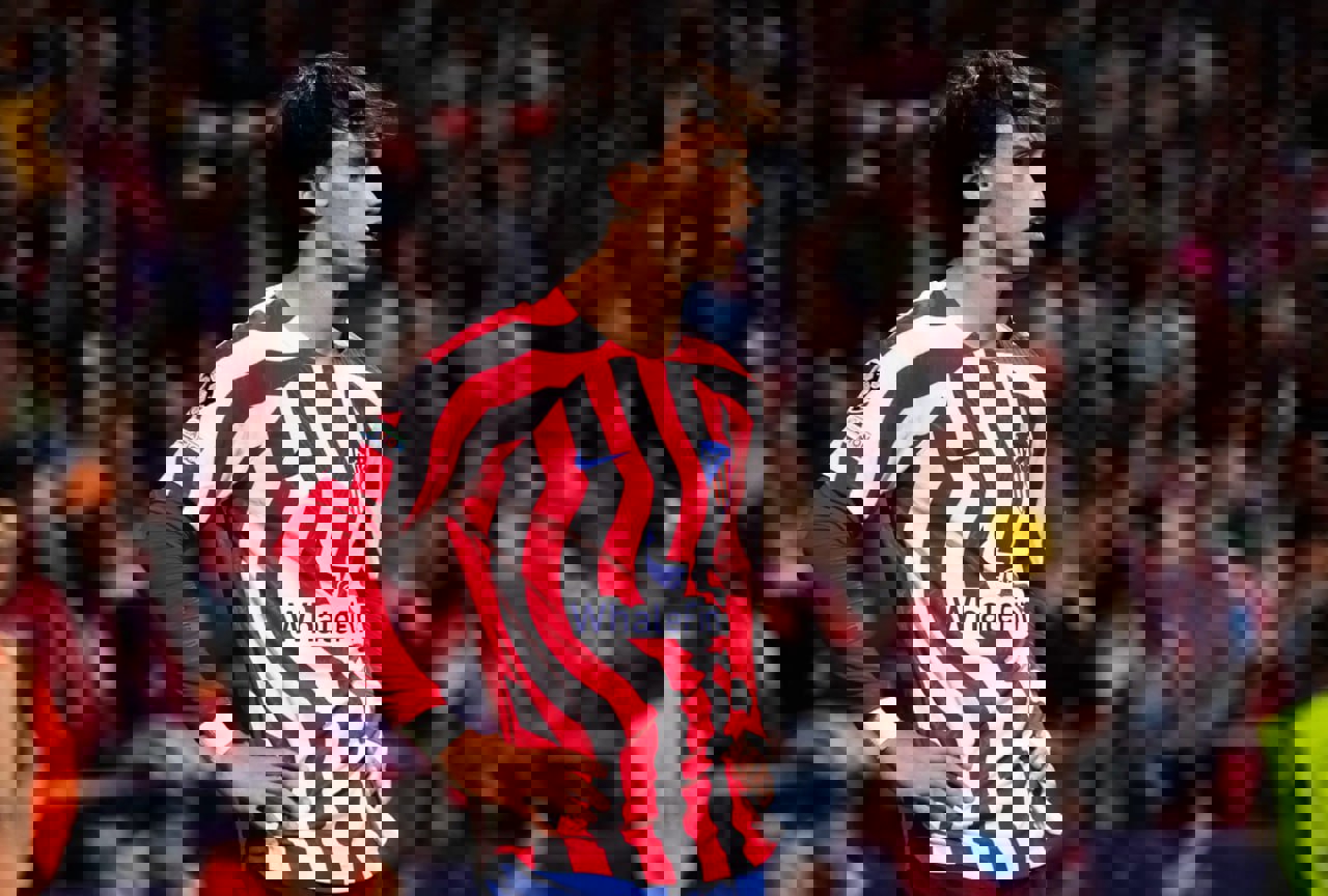 1897571
