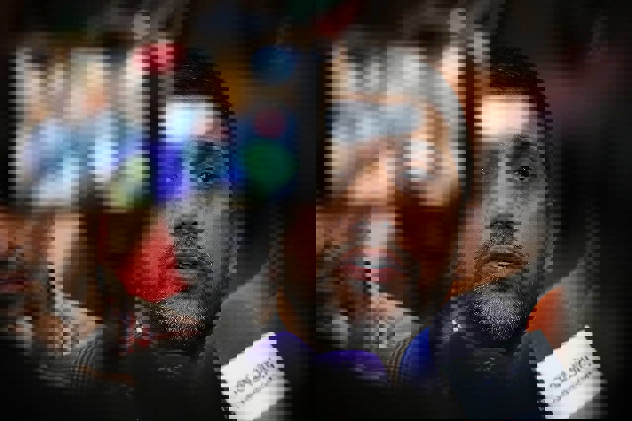 1897546