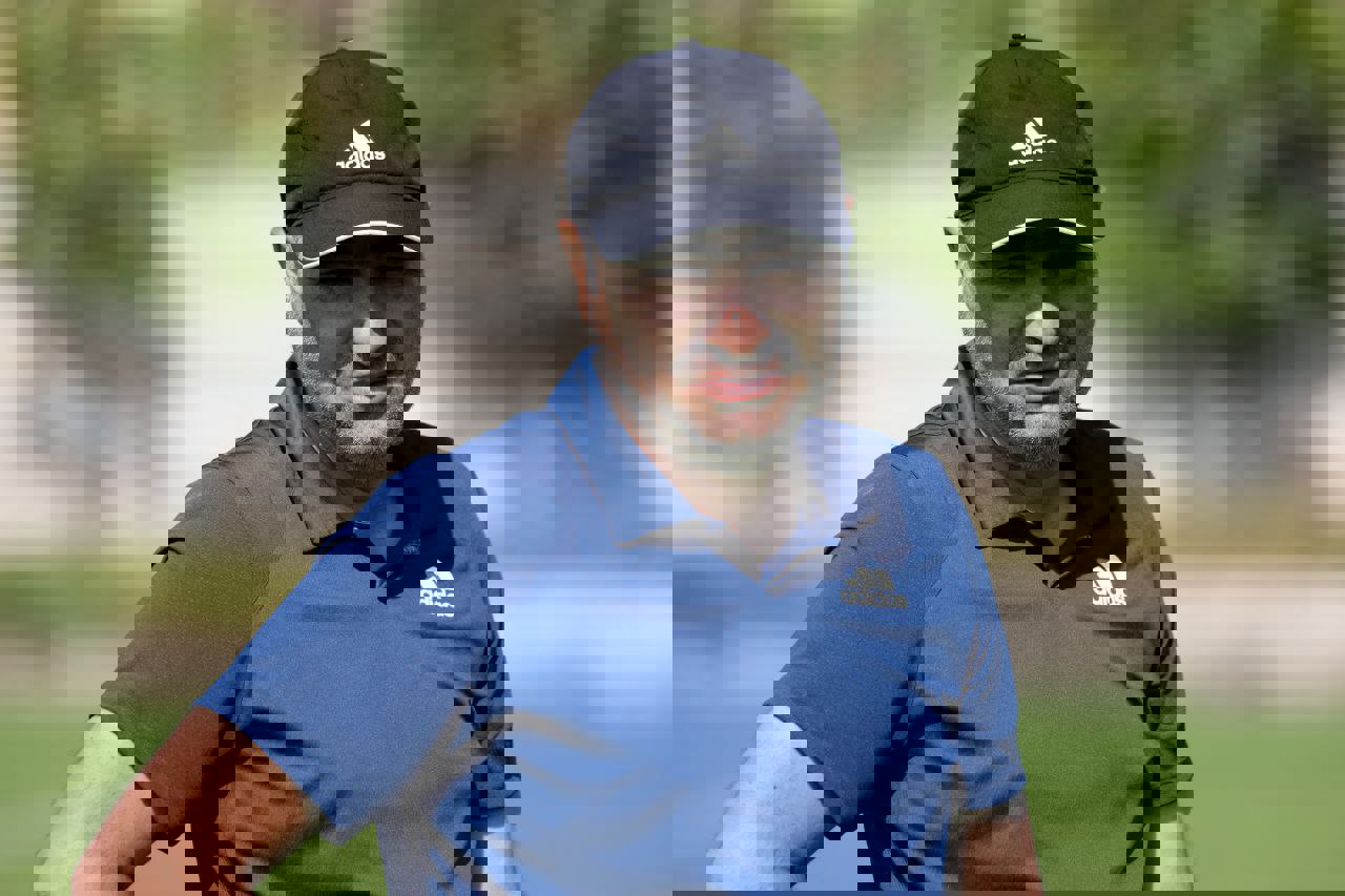 1897636
