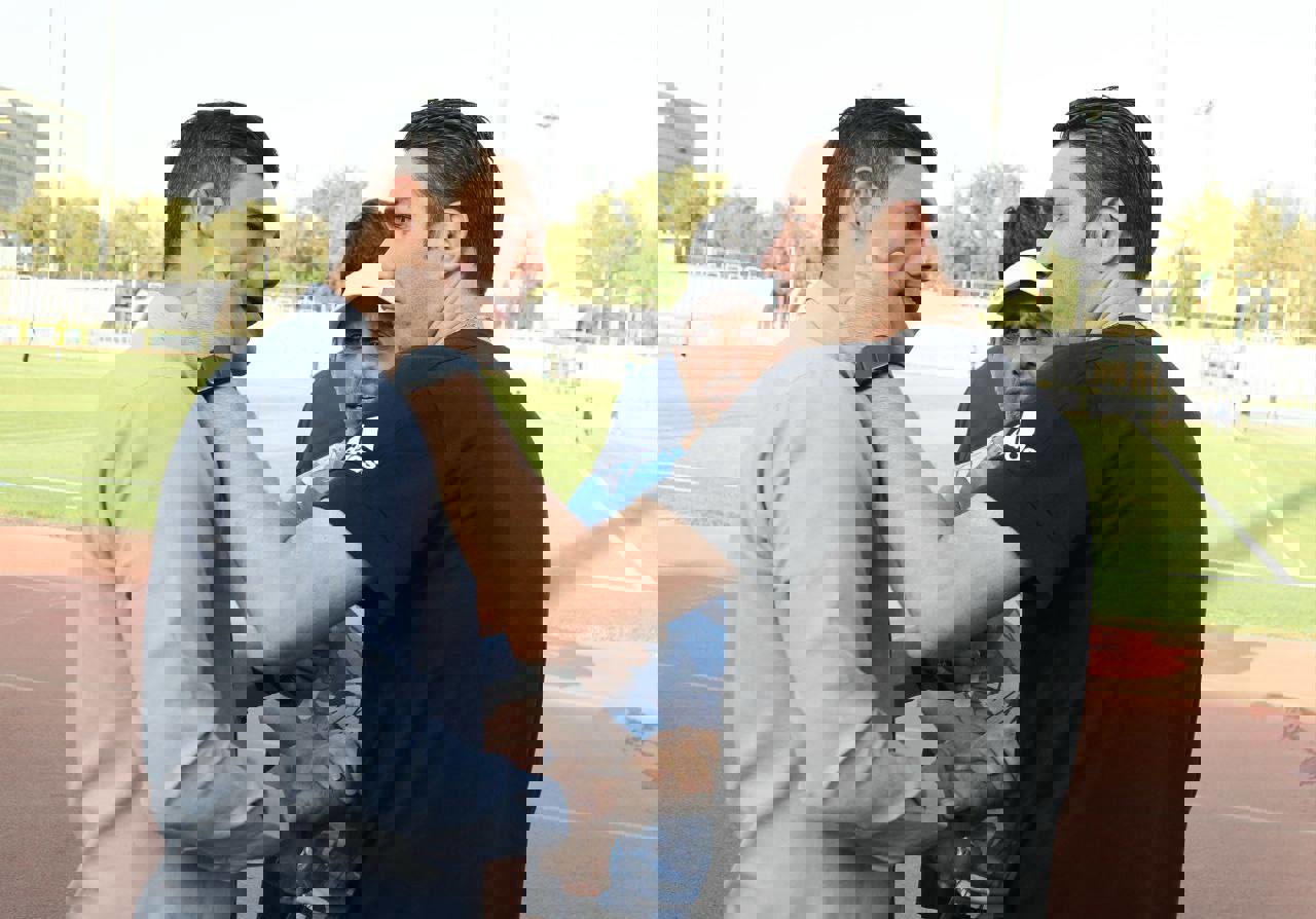1897664
