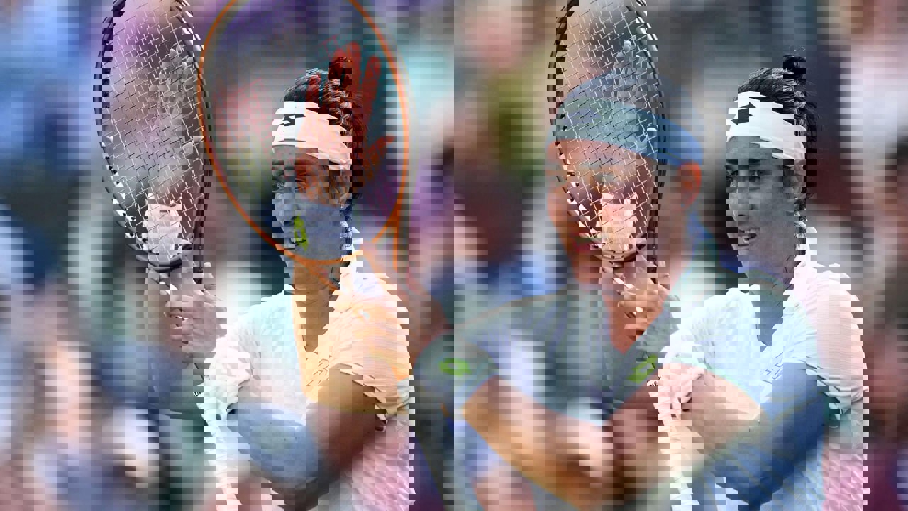 1897946