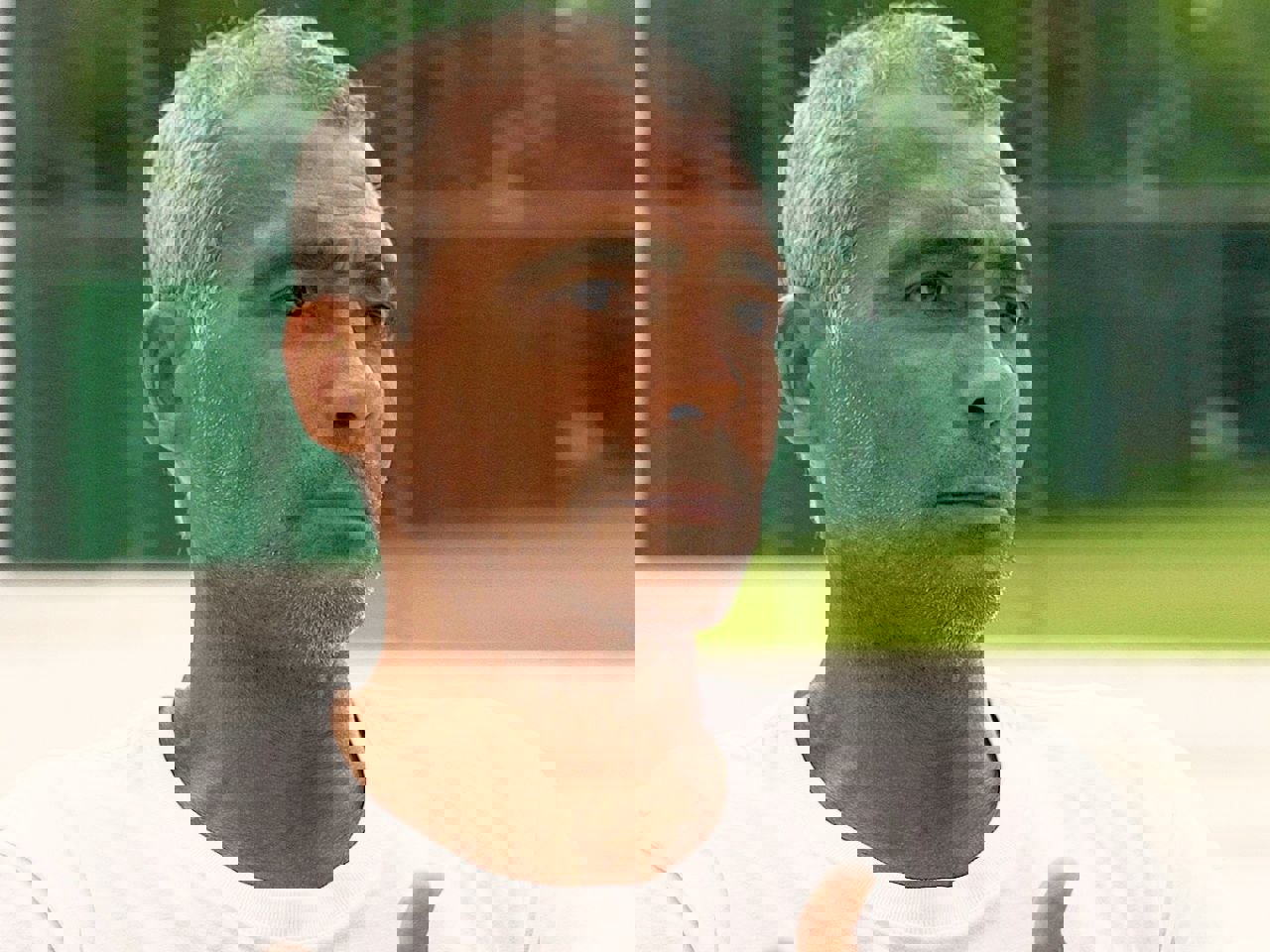 1898032