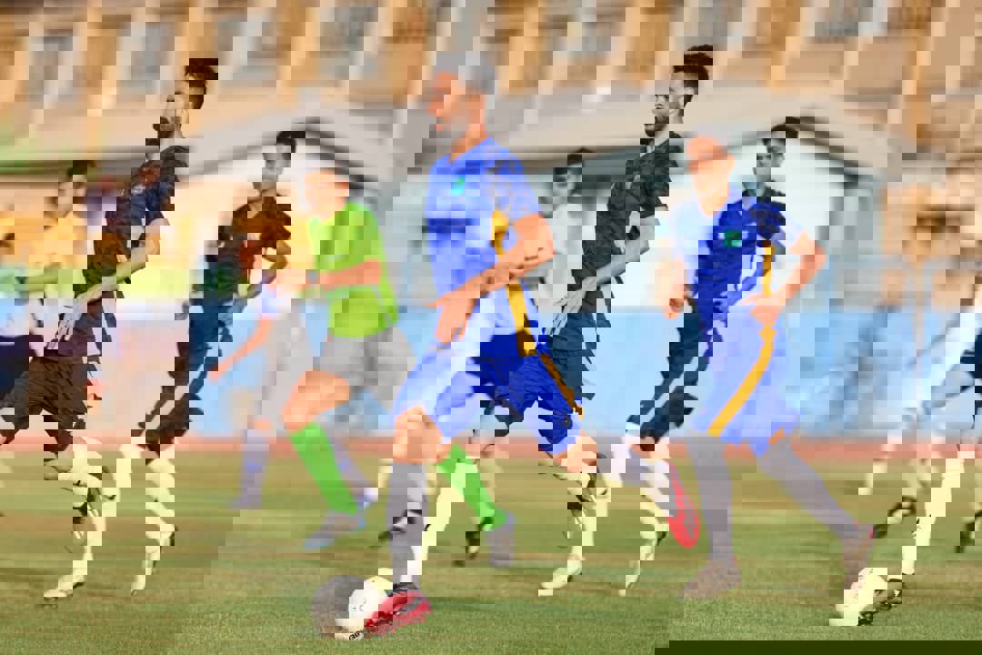 1898002