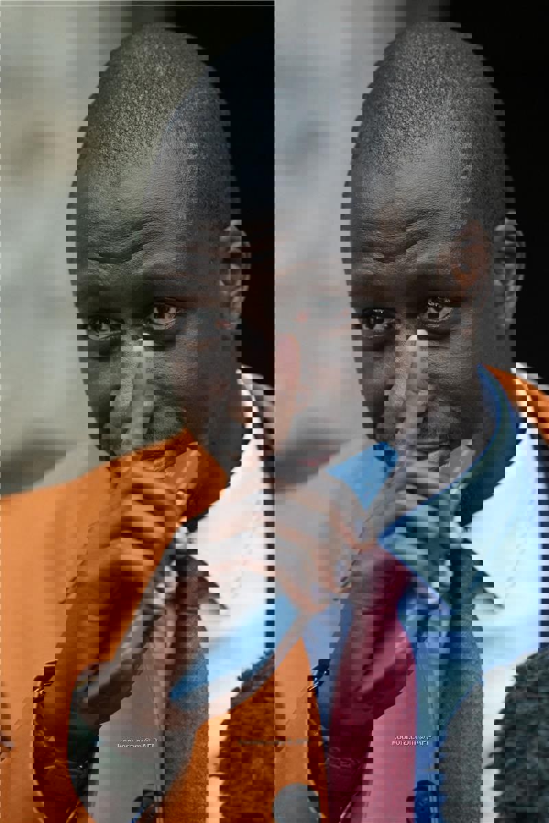 1897952