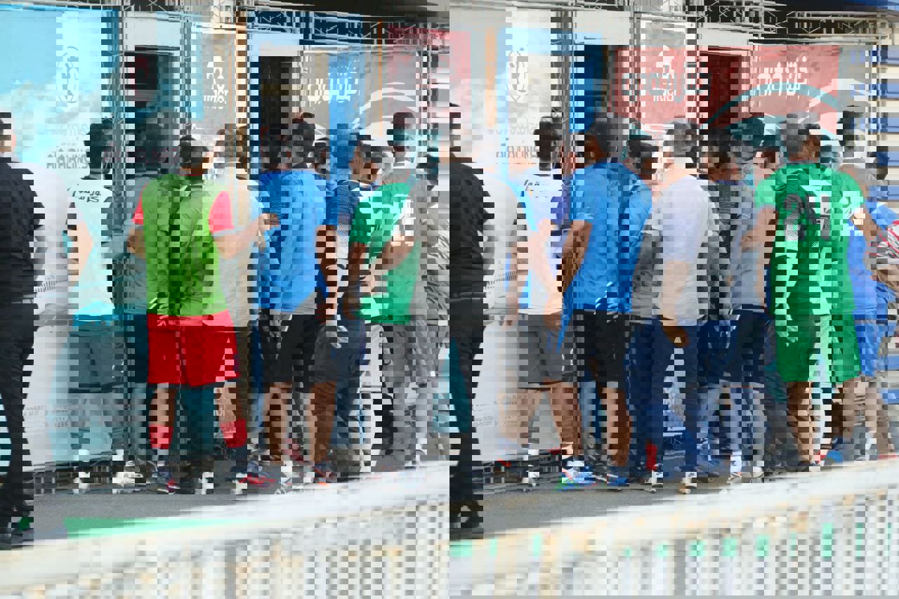 1898082