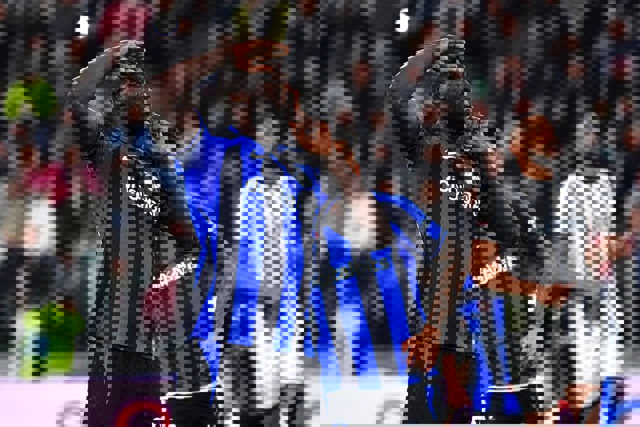 1898067