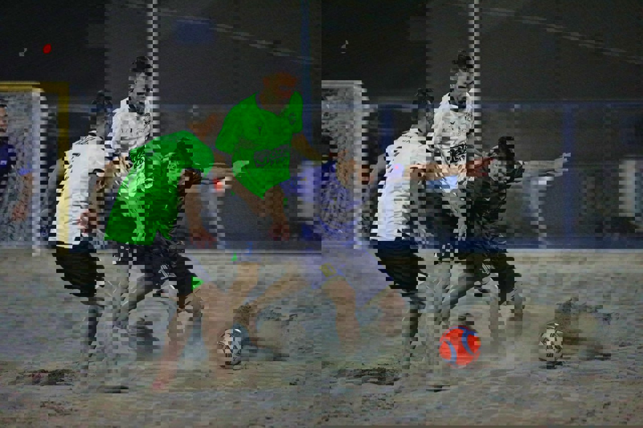 1898116