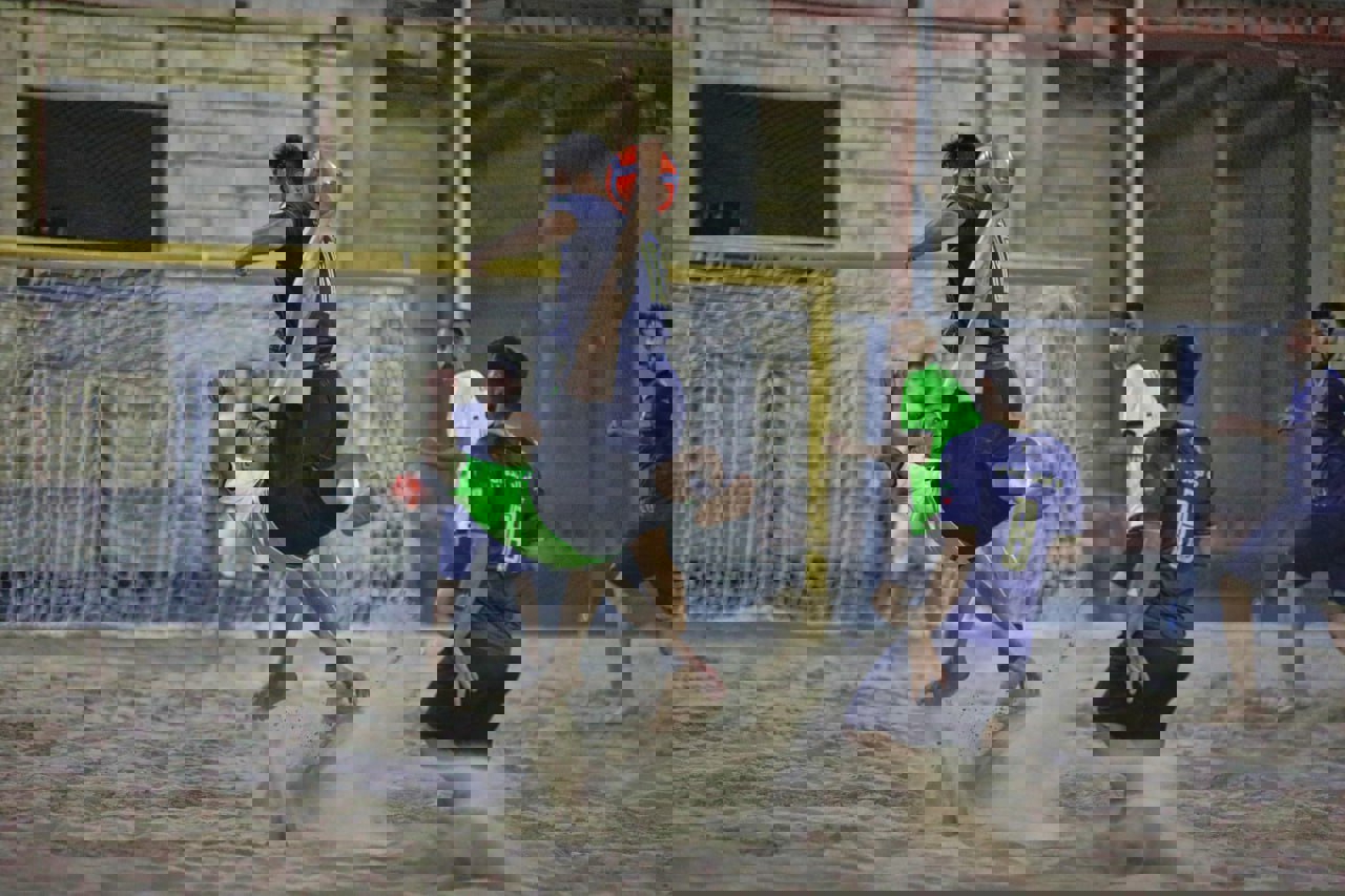 1898114